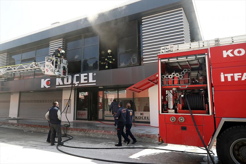 Konya'da ayakkabı imalathanesinde çıkan yangın söndürüldü
