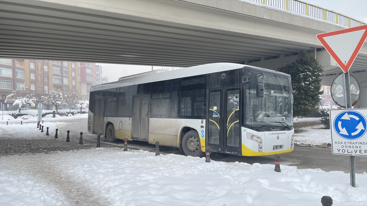 Konya'da belediye otobüsüyle hastaneye yetiştirilmeye çalışılan kişi öldü