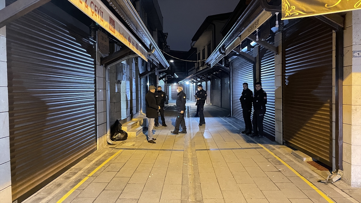 Konya'da bir kişi umuma açık tuvalette ölü bulundu