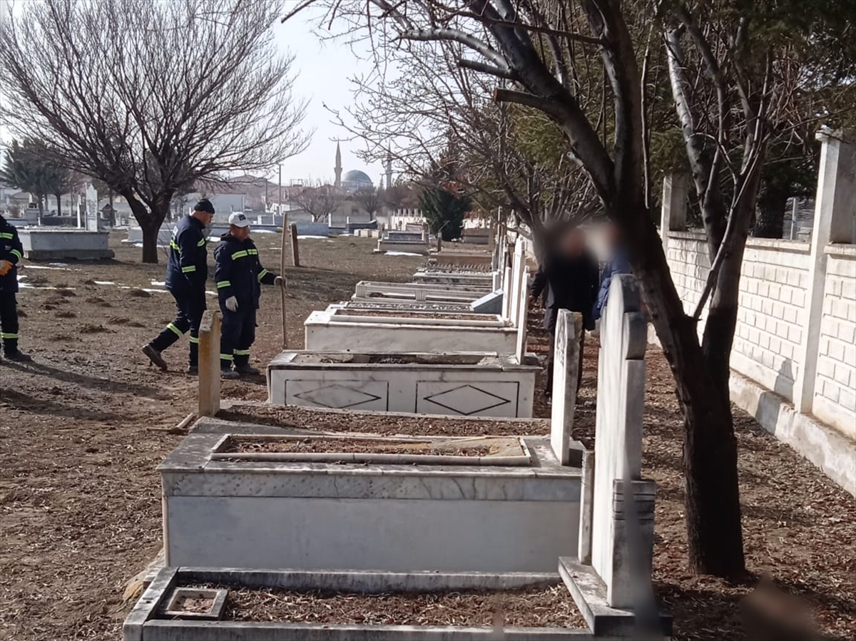Konya'da biyolojik annenin tespiti için 40 yıl önce ölen kişinin mezarı açıldı