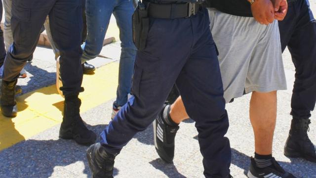 Konya'da çantalarında 1500 uyuşturucu hap ele geçirilen iki kadın tutuklandı