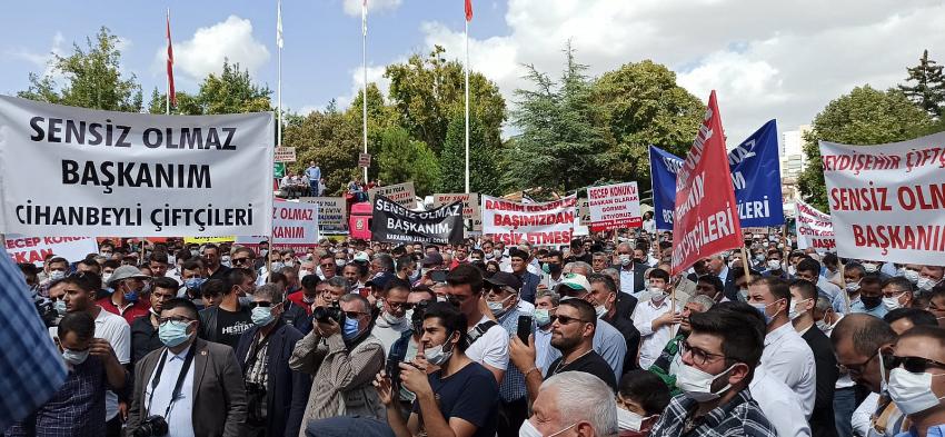  Konya'da Çiftçilerden eylem: 