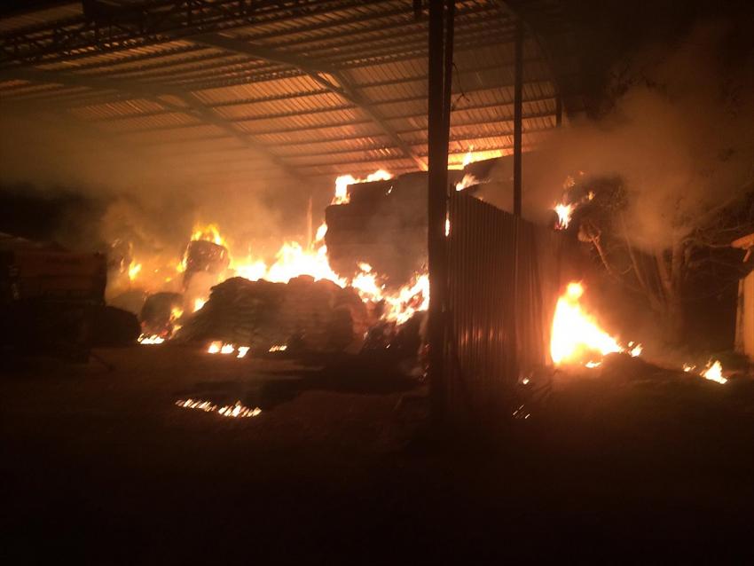  Konya'da çiftlikte çıkan yangın söndürüldü