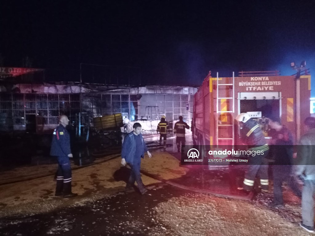 Konya'da çıkan yangında 4 iş yeri kullanılamaz hale geldi