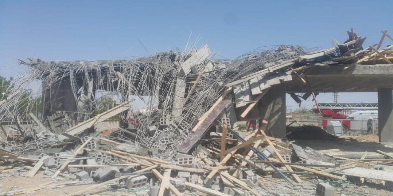 Konya'da çöken inşaatın enkazı altında kalan iki işçi kurtarıldı