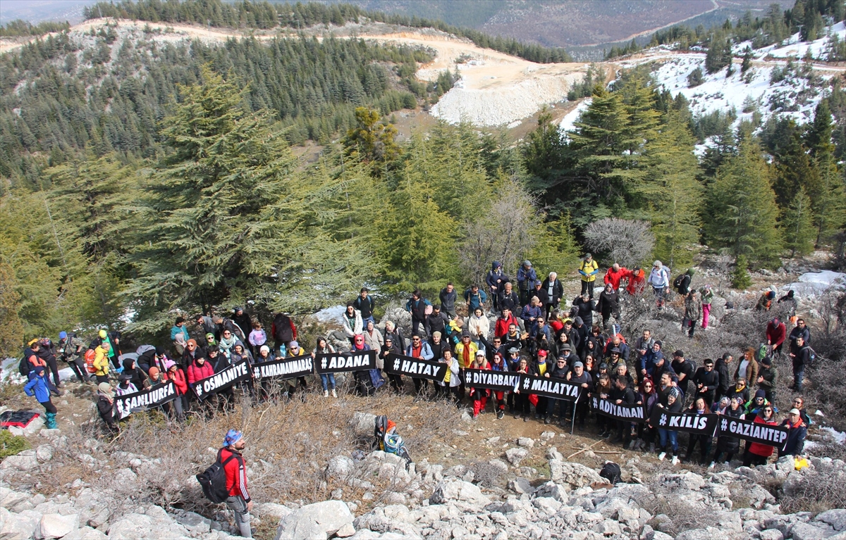 Konya'da depremzedelere destek yürüyüşü düzenlendi