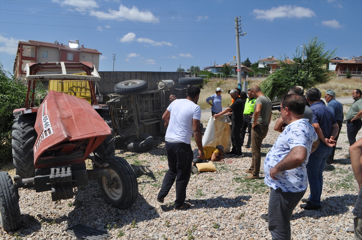 Konya'da devrilen traktörün sürücüsü ağır yaralandı