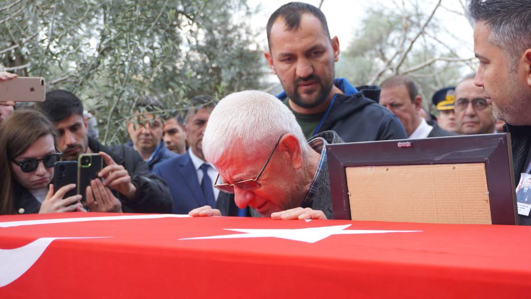 Konya'da düşen askeri eğitim uçağı sonucu şehit olan Uzman Çavuş Ercan Güven'in cenazesi Aydın'da defnedildi
