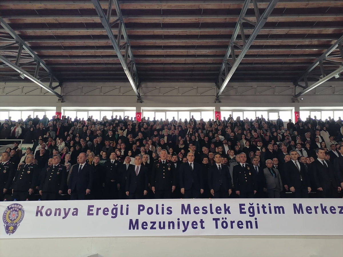 Konya'da eğitimlerini tamamlayan polis adayları için tören düzenlendi