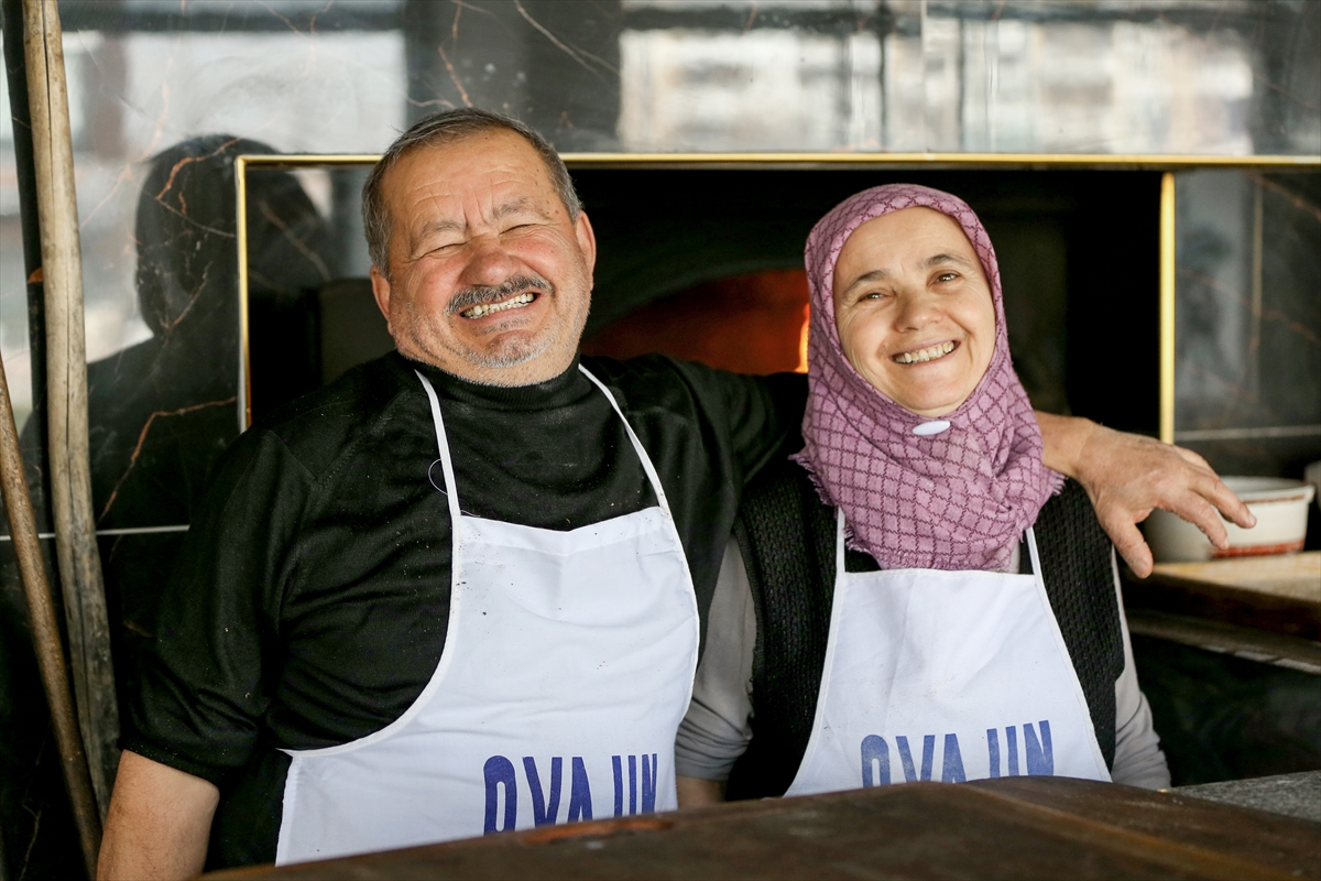 Konya'da Etli ekmek ustası çift, hayatı da işi de "aşkla" paylaşıyor