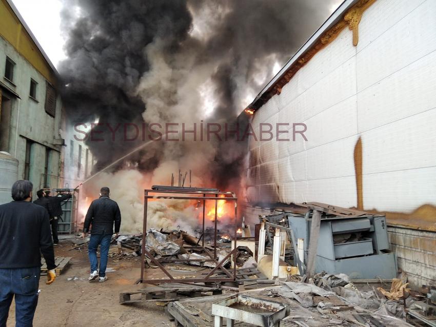 Konya’da fabrikada korkutan yangın