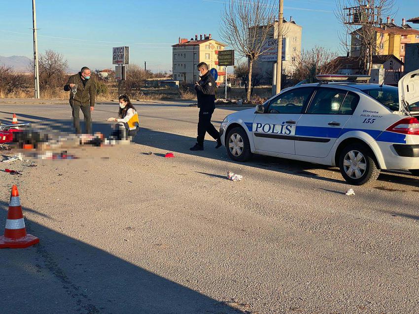 Konya’da feci kaza! Motosikletteki 2 kişi ağır yaralandı