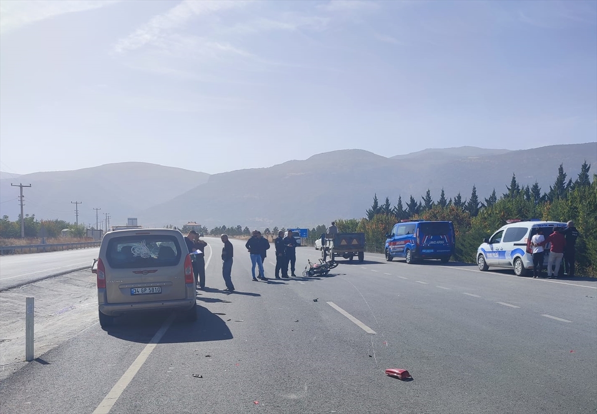 Konya'da hafif ticari araçla çarpışan motosikletin sürücüsü öldü