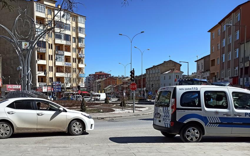 Konya’da hafta sonu sokağa çıkma yasağı var mı?