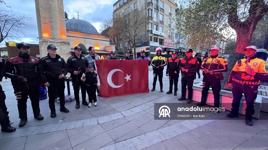 Konya'da ihbar için gelen polise sürpriz kutlama