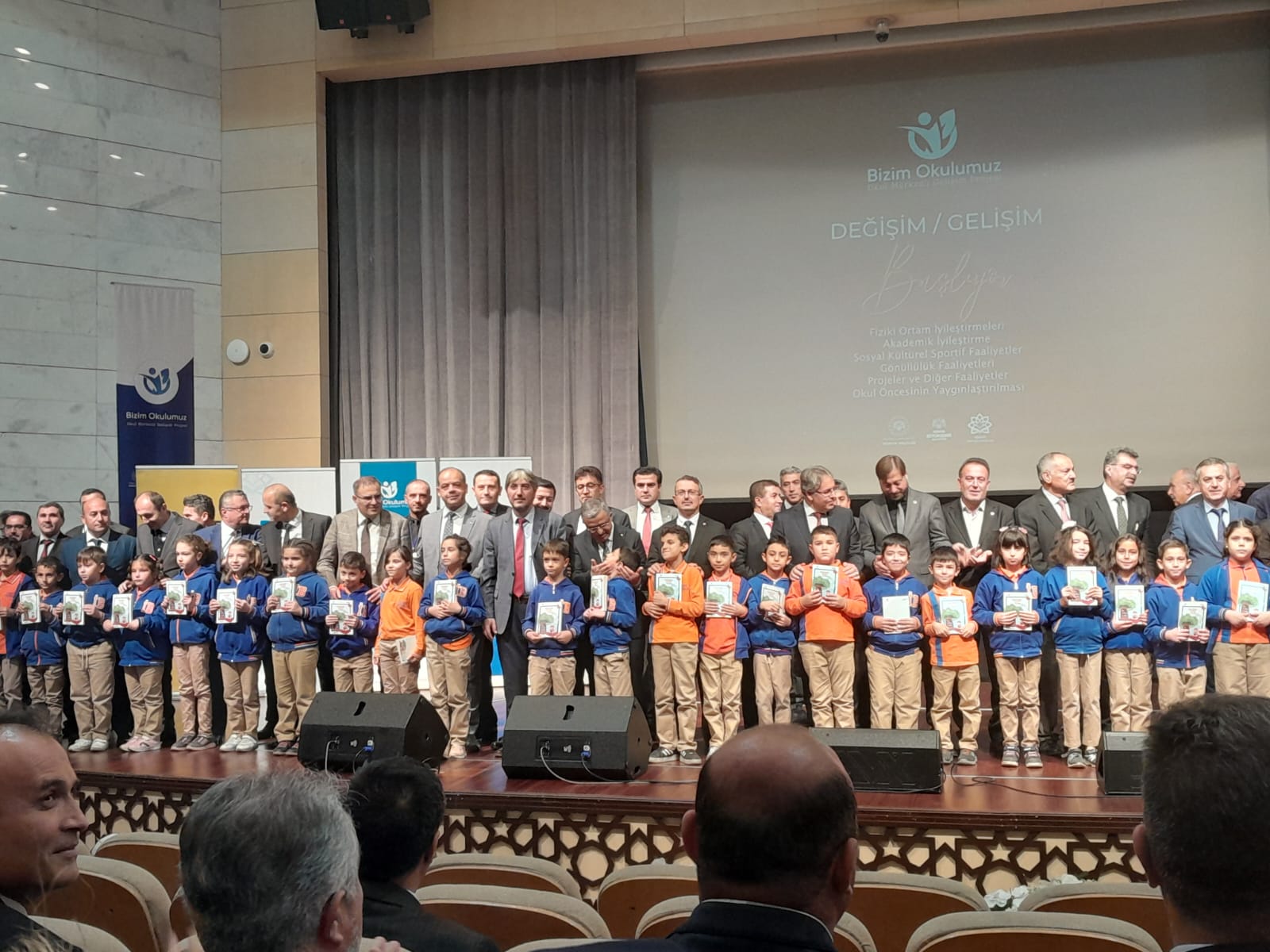 Konya'da iki önemli eğitim projesi! 'Bizim Okulumuz' ve 'Başarmaya Hazırım' tanıtıldı