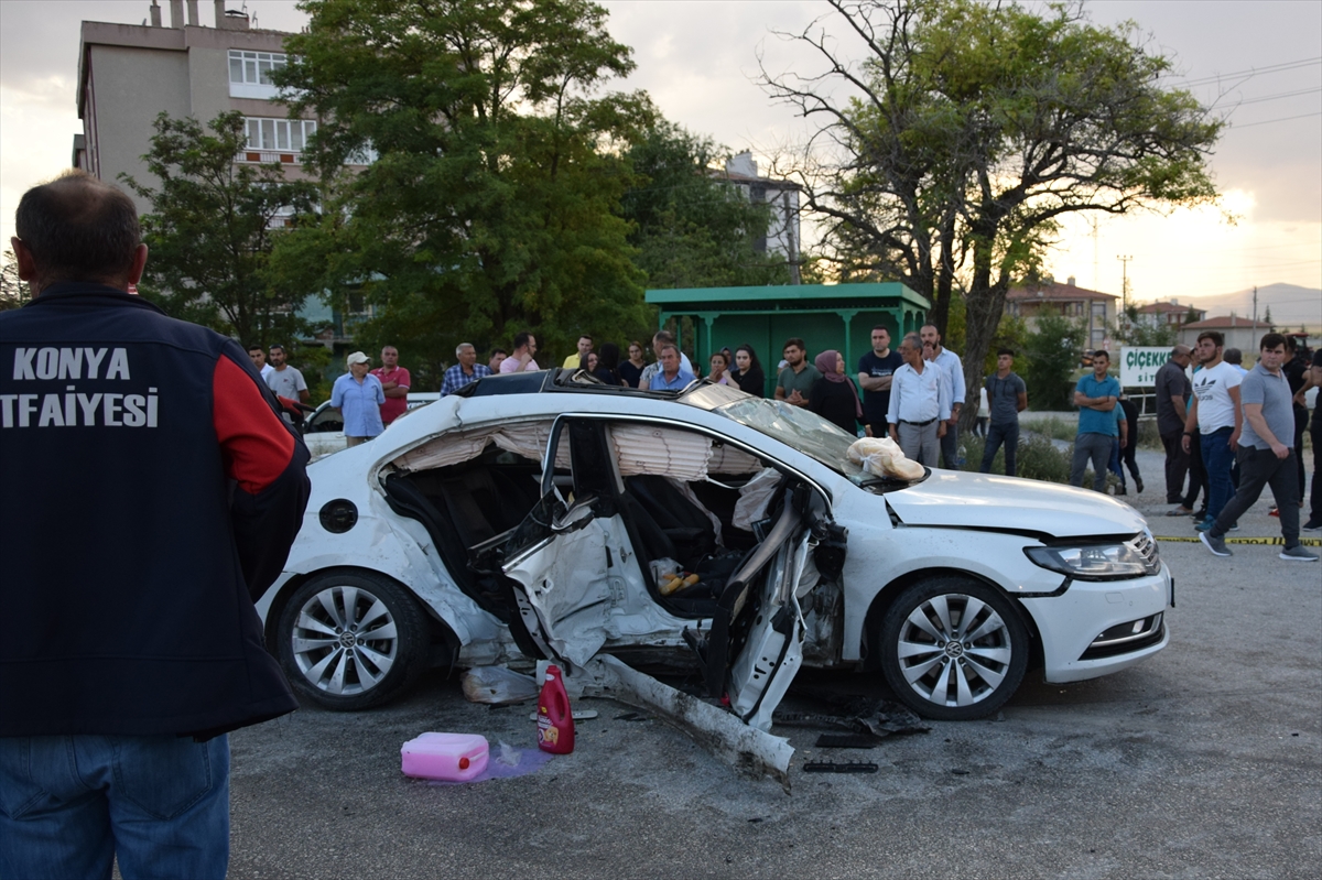 Konya'da iki otomobilin çarpıştığı kazada 18 kişi yaralandı