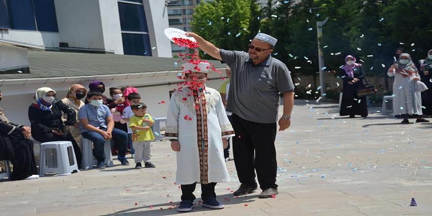 Konya’da ilkokul 3’üncü sınıf öğrencisi Muhammed, 11 ayda hafızlık eğitimini de tamamladı