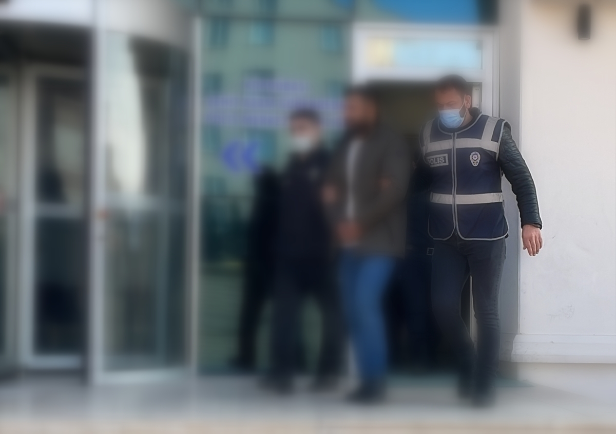 Konya'da iş ortağı ve ailesinden 4 kişiyi bıçakla yaralayan zanlı tutuklandı