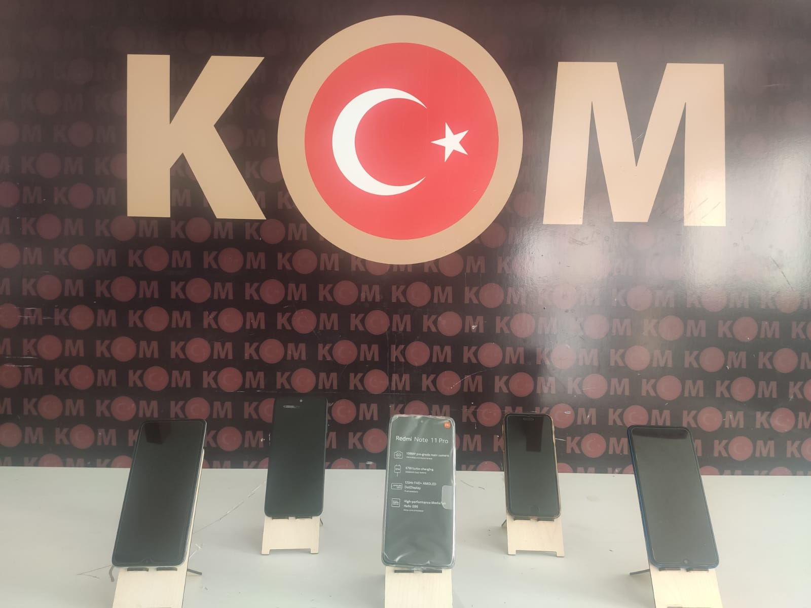 KONYA’DA KAÇAK CEP TELEFONU OPERASYONU