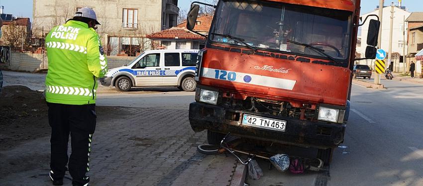 Konya'da kamyonun çarptığı bisikletin sürücüsü ağır yaralandı