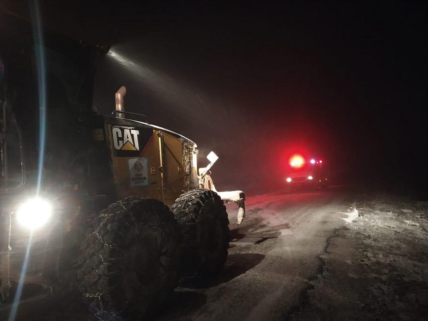 Konya'da kar ve tipi nedeniyle yolda mahsur kalan 14 kişi, AFAD ekiplerince kurtarıldı
