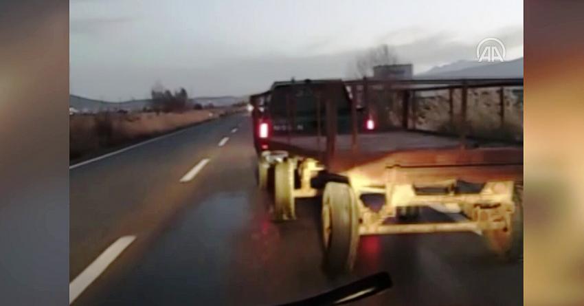 Konya'da kara yolunda traktör römorkunu çeken kamyonetin sürücüsüne ceza