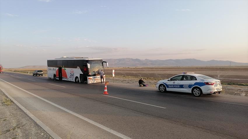 Konya'da kontrolden çıkan yolcu otobüsündeki 5 yolcu yaralandı