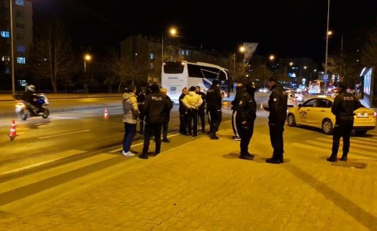 Konya'da Korkunç Olay: Rastgele Açılan Ateş Sonucu Genç Yaralandı!