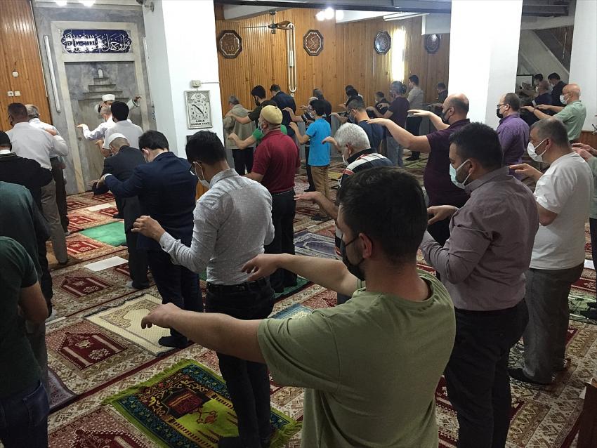  Konya'da kuraklığa karşı camilerde yağmur duası edildi