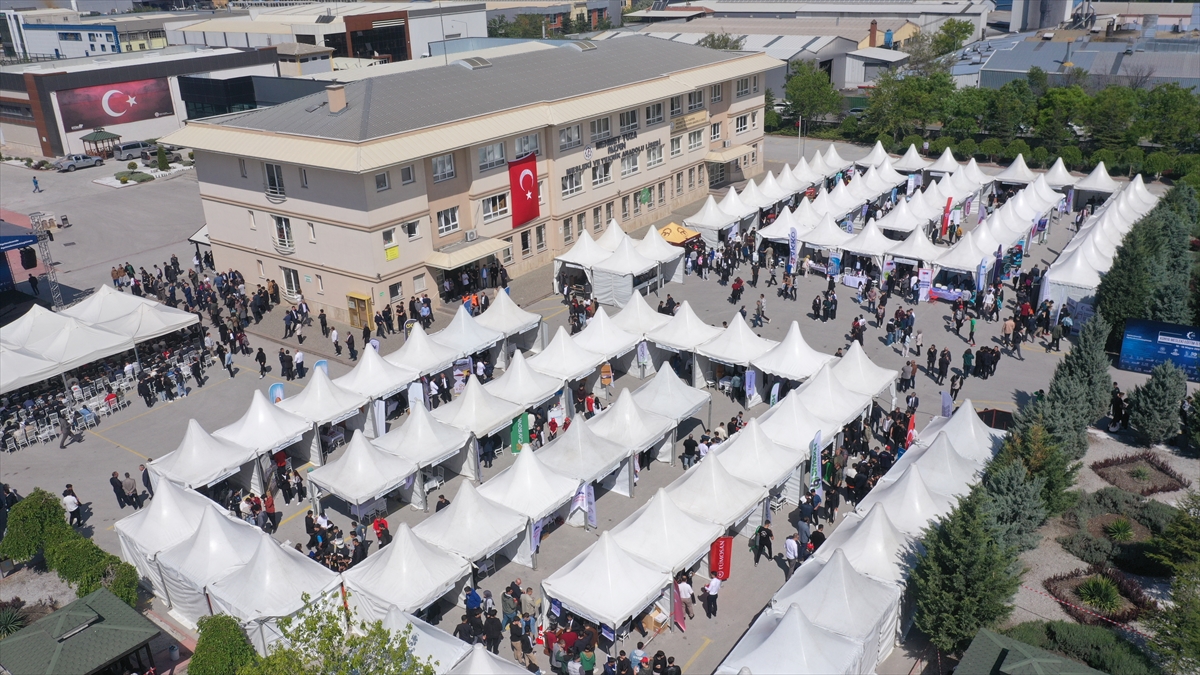 Konya'da meslek lisesi öğrencileri için "Mesleki Eğitim İstihdam Fuarı" açıldı