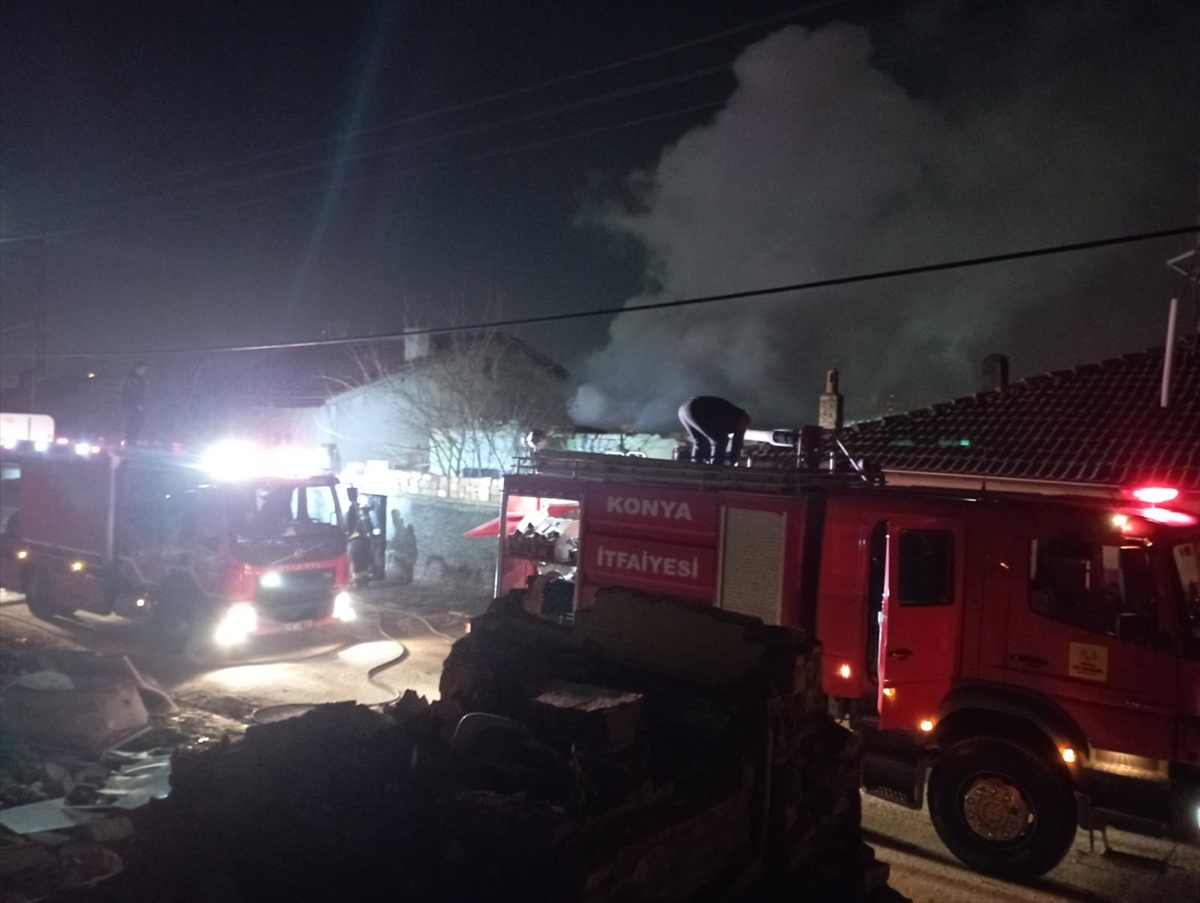 Konya'da metruk evde çıkan yangın söndürüldü