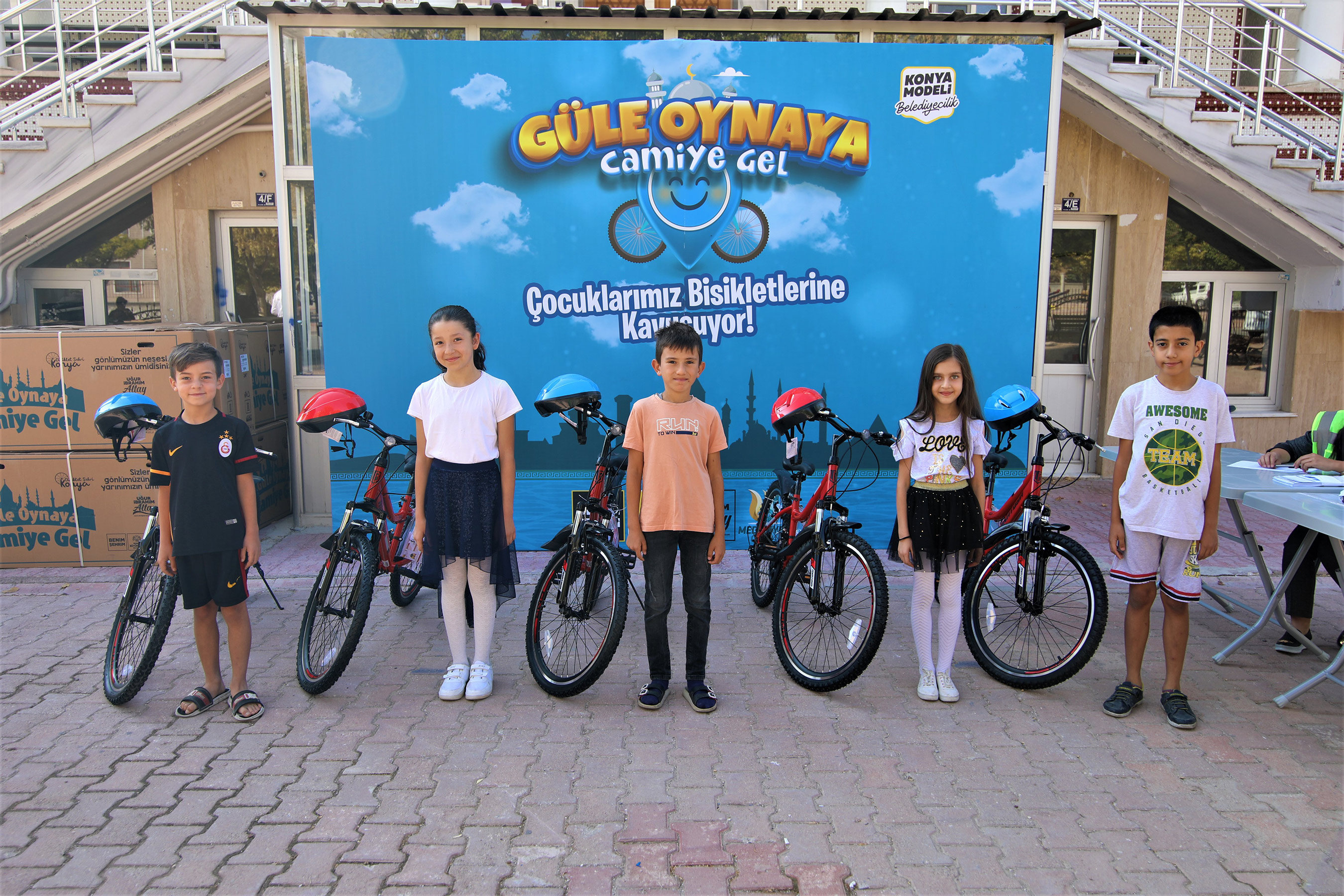 Konya'da  on binlerce çocuğa ”bisikletleri ne zaman dağıtılacak?