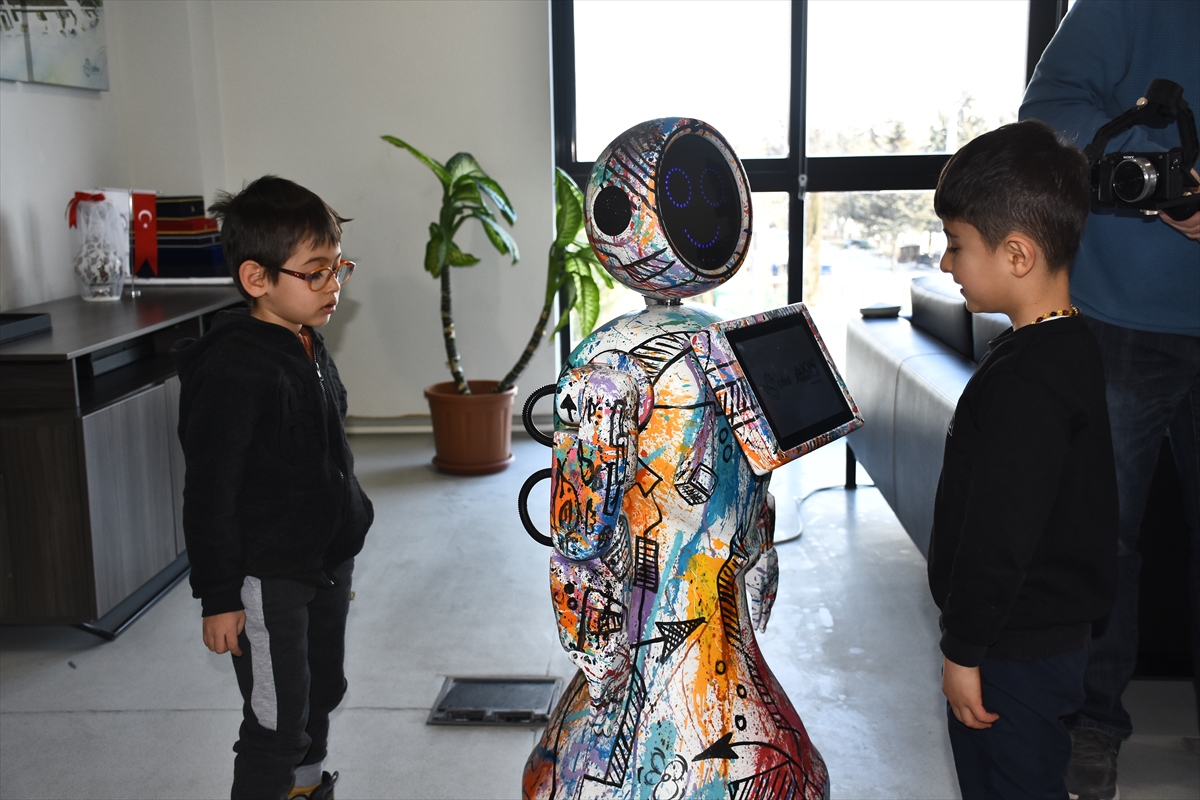 Konya'da otizmlilerin eğitiminde robotlardan faydalanılacak