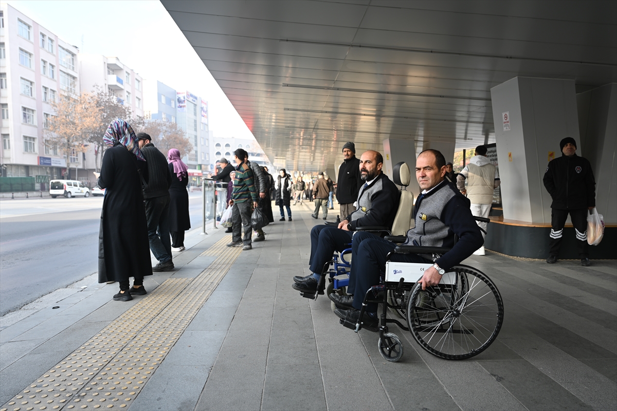 Konya'da otobüs şoförlerine engellileri daha iyi anlamaları için eğitim veriliyor