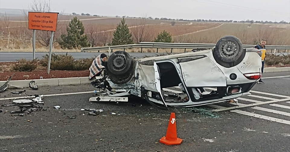 Konya'da otomobil devrildi, 3 kişi yaralandı