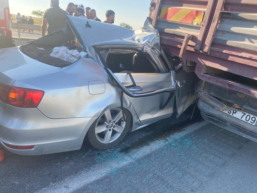 Konya’da otomobil kamyona ok gibi saplandı: 5 yaralı