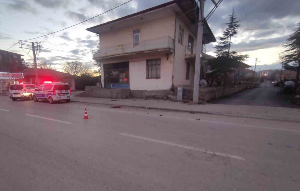 Konya'da Otomobilin çarptığı liseli Öğrenci  hayatını  kaybetti.