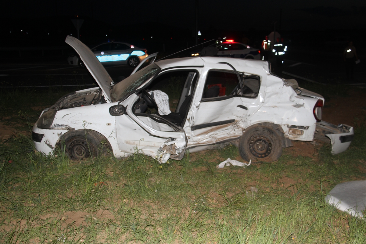 Beyşehir'de otomobille minibüs çarpıştığı kazada 3 kişi yaralandı