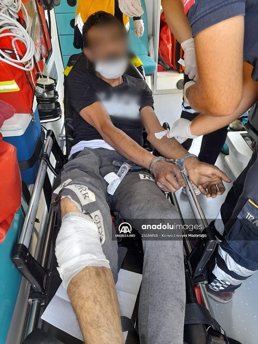 Konya'da polise bıçak çeken şüpheli, bacağından vurularak etkisiz hale getirildi
