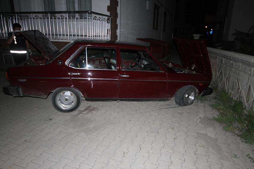 Konya'da polisin "dur" ihtarına uymayarak kaçan alkollü sürücü, çıkmaz sokağa girince yakalandı