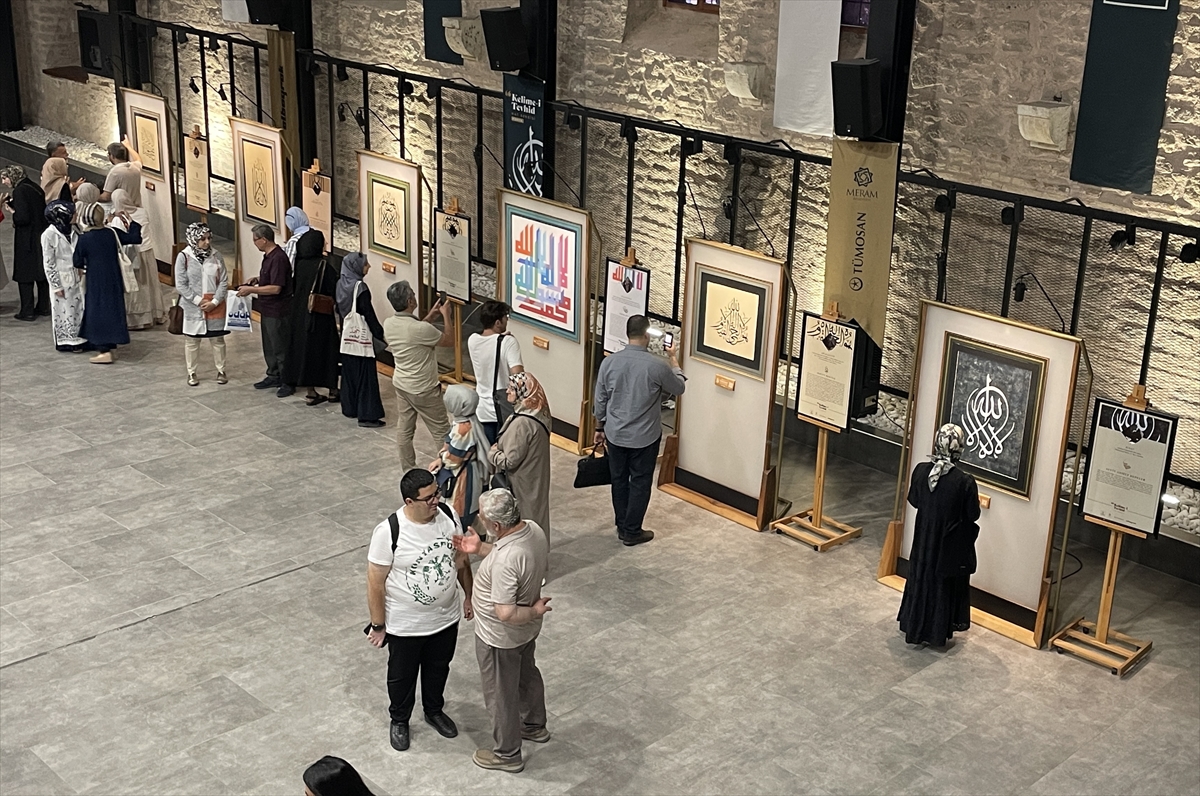 Konya'da "Kelime-i Tevhid Hat Sergisi" sanatseverlerle buluştu