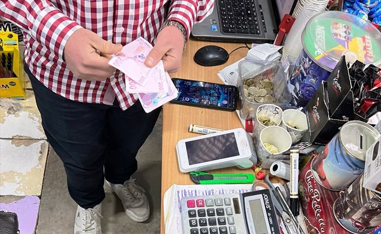 Konya'da "zimem defteri" geleneğiyle borçlar siliniyor