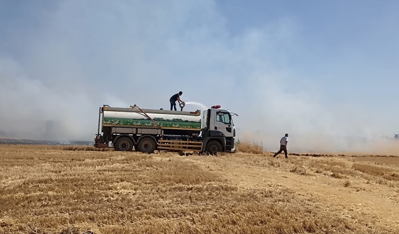 Konya'da saman yüklü minibüste çıkan yangın hasara yol açtı