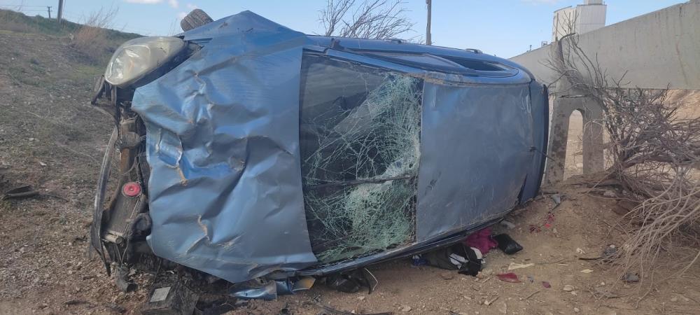 Konya'da şarampole devrilen otomobildeki 6 kişi yaralandı