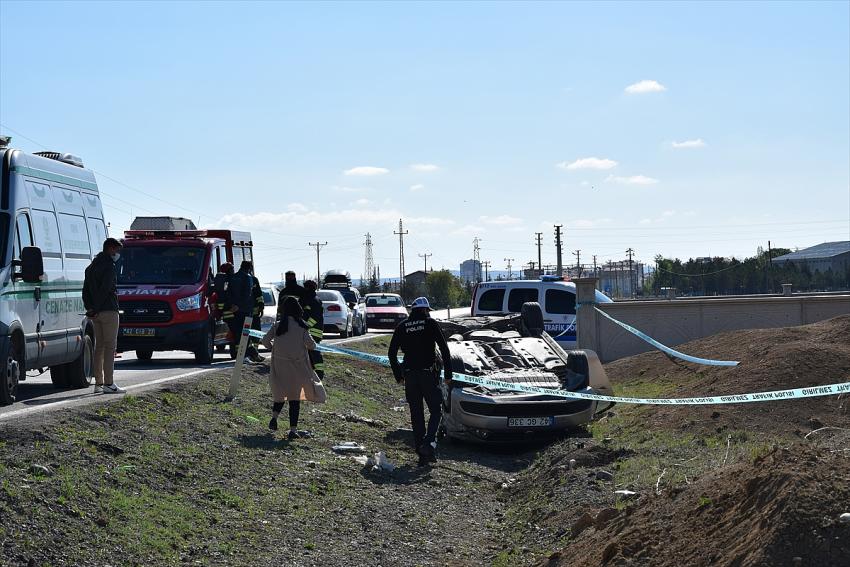Konya'da şarampole devrilen otomobilin sürücüsü yaşamını yitirdi