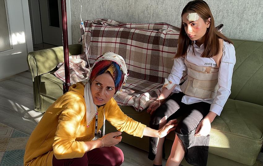 Konya'da sokak köpeklerinden kaçmak isterken otomobilin çarptığı lise öğrencisi yaşadıklarını anlattı