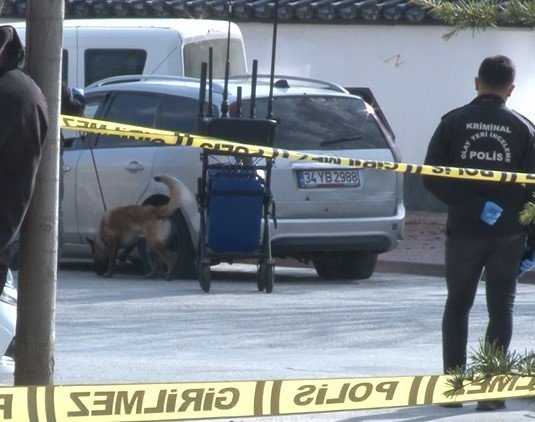 Konya'da sürücüsü polisten kaçan araç lastiklerine ateş edilerek durduruldu