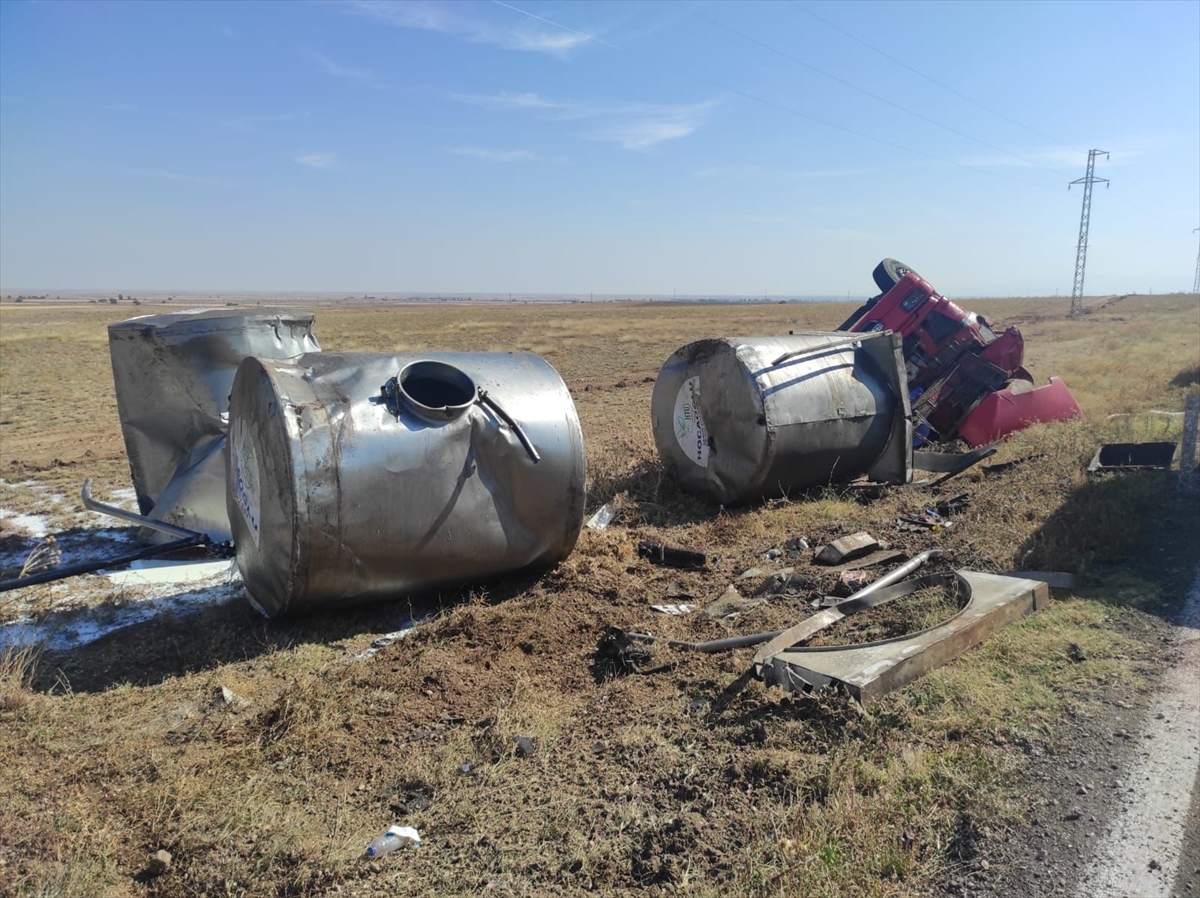 Konya'da süt toplama aracı parçalara ayrıldı: 1 ölü