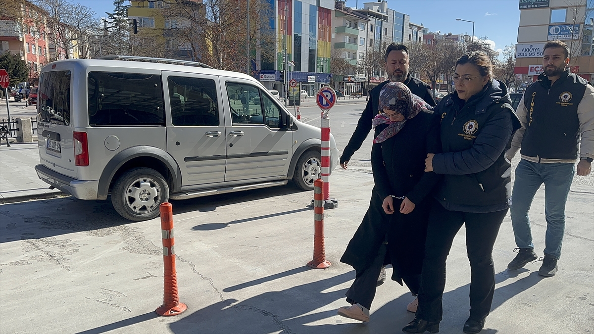 Konya'da tartıştığı eşini bıçaklayarak öldüren kadın gözaltına alındı